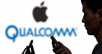 Apple / Qualcomm logos