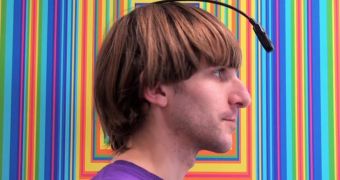 Color-blind artist has chip implanted into his skull to help him see colors