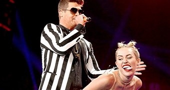 Robin Thicke Knew Exactly What Miley Cyrus Would Do at the VMAs 2013 - NYT