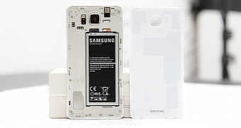 Samsung Galaxy Alpha removable battery