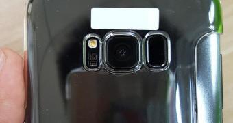 Samsung Galaxy S8+ camera and fingerprint sensor