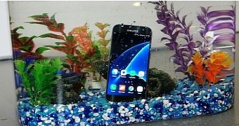 Submerged Samsung Galaxy S7