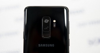 The dual-camera system on the Galaxy S9+
