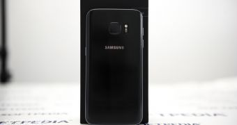 Samsung Galaxy S7 (back)