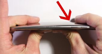 Samsung Galaxy S7 edge bending test