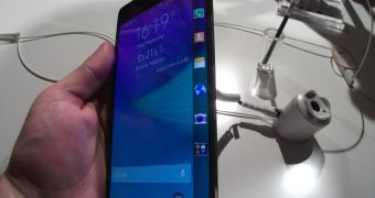 Samsung Galaxy Edge Premium Edition released in 2014