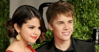 Selena Gomez Hacked, Justin Bieber Nude Photos Posted Online