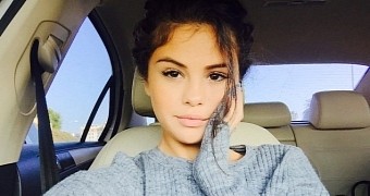Selena Gomez rates herself a 6 or 7 on the hotness scale