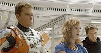 Matt Damon and Jessica Chastain in official still for “The Martian”