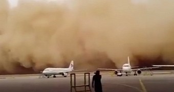 Sandstorm engulfs airport in Jordan