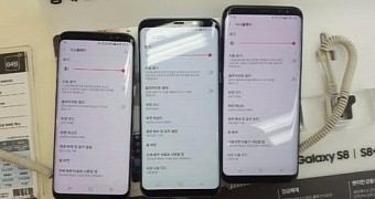 Samsung Galaxy S8 with red display discoloration