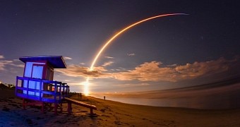 Falcon 9's liftoff