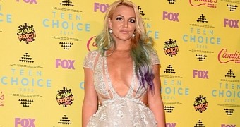 Britney Spears at the Teen Choice Awards 2015, in Mikael D dress