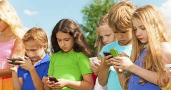 Image of children texting