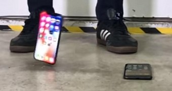 iPhone X hitting the ground in drop test