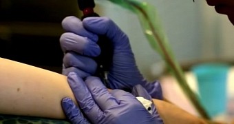Science video explains tattoos