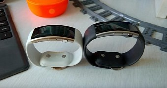 White and Gold Microsoft Band Leaked - Video