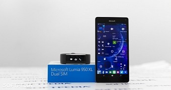 Windows 10 Mobile comes pre-installed on Lumia 950 XL