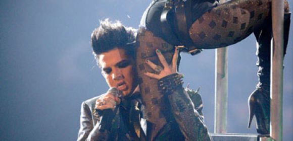 Adam Lambert’s 2009 AMAs Performance Draws Thousands of Complaints