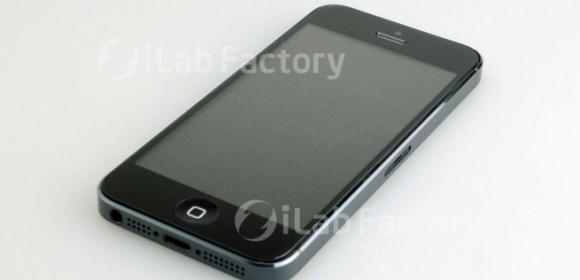 Alleged Photos of a Fully Assembled iPhone 5 Emerge