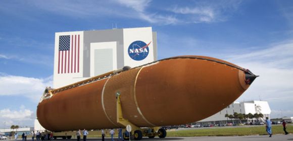 Assembly Plant Stops Shuttle Fuel Tank Production