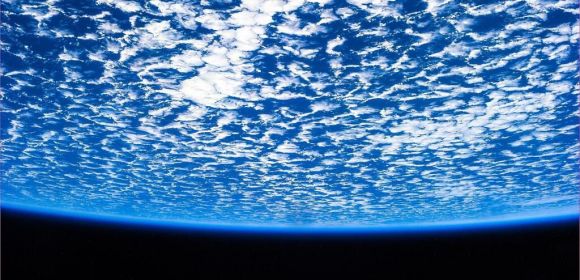Astronaut Luca Parmitano Captures Stunning Photo of a Perfect Sky Seen from Space