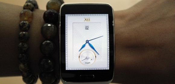 Awkward: Samsung Reviews Its Own Gear S Smartwatch, Says It's Amazing