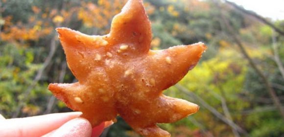 Bet You Didn't Know Deep-Fried Maple Leaves Are an Actual Snack in Japan