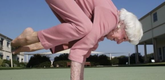Bette Calman, the Yoga Granny Who Bends like Rubber