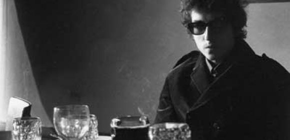 Bob Dylan Asks YouTube Fans for Help