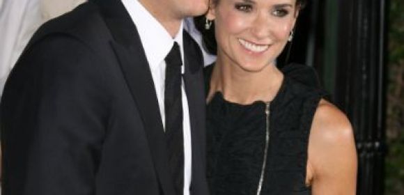 Demi Moore Purposely Delaying Divorce from Ashton Kutcher