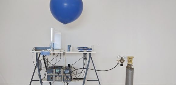 Designer Invents Machine That Sends Balloon Messages – Video