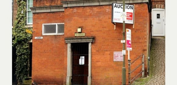 Disused Public Toilet Sold at Auction for £100,000 ($166,700 / €121,800)