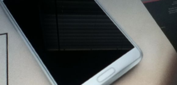First Samsung GALAXY Note II Live Picture Leaks