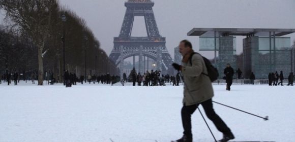 Flights In and Out of Paris Canceled due to Snow