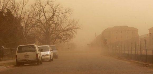 Freak Texas Dust Storm Kills 1, Injures 17