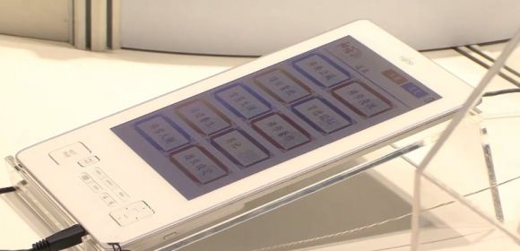 Fujitsu Showcases New Color E-Book Reader, Video Included