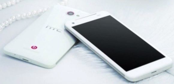 HTC Deluxe Leaks in Press Photos, Coming Out in White, Brown and Black