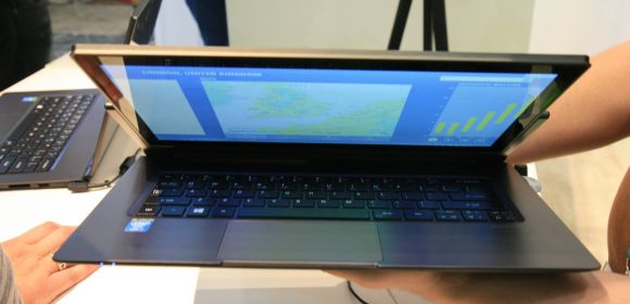 Hands-On: Acer Aspire R 13 Convertible with Swingable Display at IFA 2014
