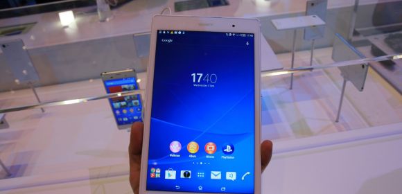 Hands-On: Sony Xperia Z3 Tablet Compact Is Quite Cute and Portable