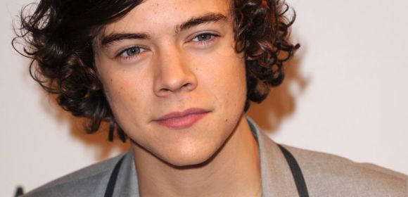 Harry Styles Fuels Bi Rumors, Claims a Female Partner Is Not That Important