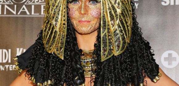 Heidi Klum Wows as Cleopatra at Belated Halloween Bash