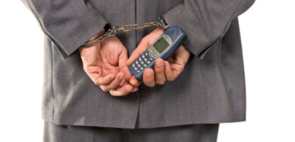 Illegal Cell Phones to Be Jammed by Prison Officials