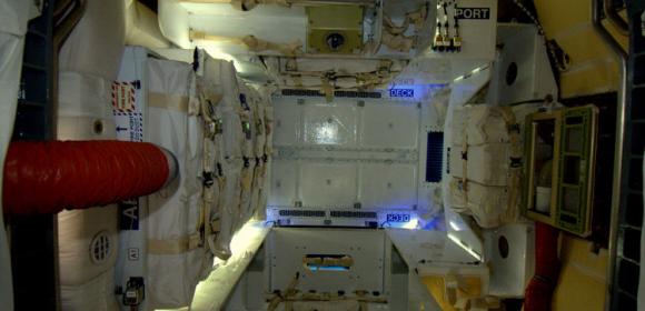 Image Shows the Inside of the Dragon Capsule