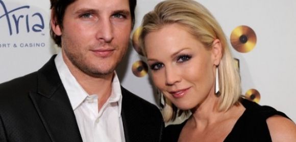Jennie Garth and Peter Facinelli Deny Affair Allegations