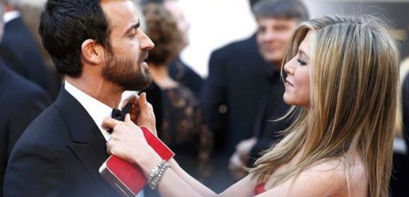 Jennifer Aniston Hires “Love Coach,” Sends Justin Theroux to “Commitment Camp”