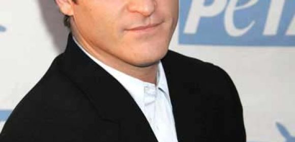 Joaquin Phoenix to Play Leonardo DiCaprio’s Lover in ‘Hoover’