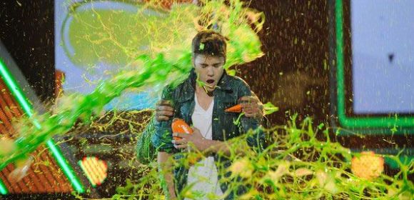 Justin Bieber Gets Slimed at Kids' Choice Awards 2012