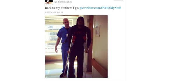 Kevin Ware Tweet: Player Poses for Photo in Crutches, Followers Express Support