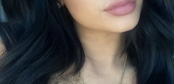 Kylie Jenner Speaks on the Gruesome New DYI Beauty Fad, the #KylieJennerChallenge